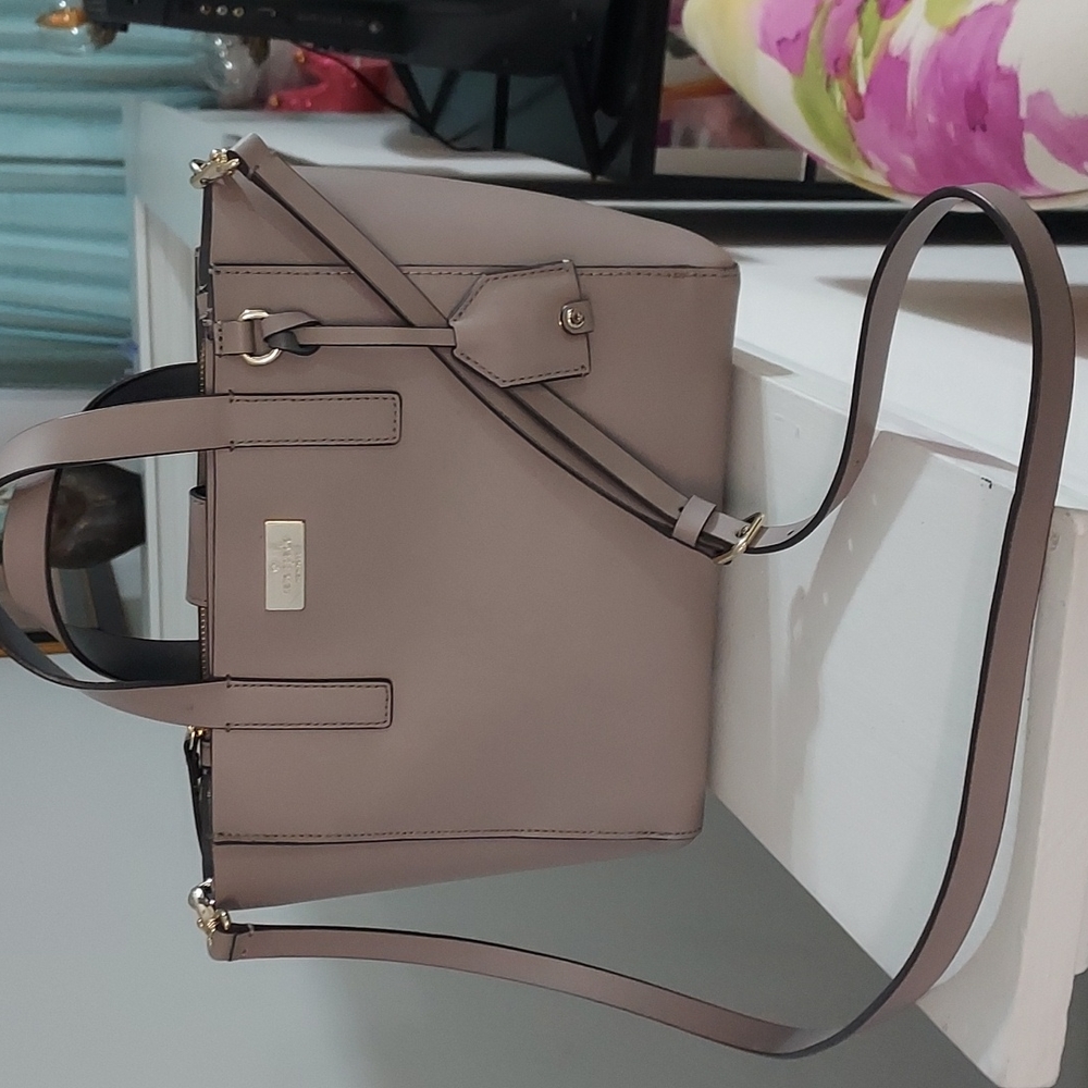 Kate Spade Putnam Drive medium Nelle leather handbag with detachable strap $80